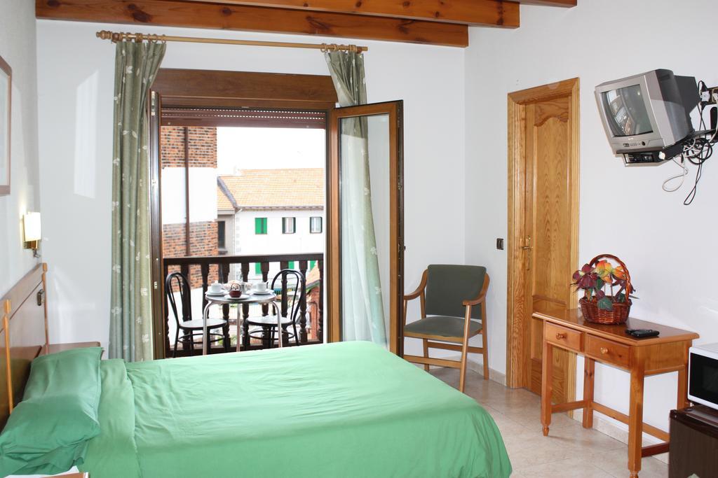 Hostal La Maya Cercedilla Phòng bức ảnh